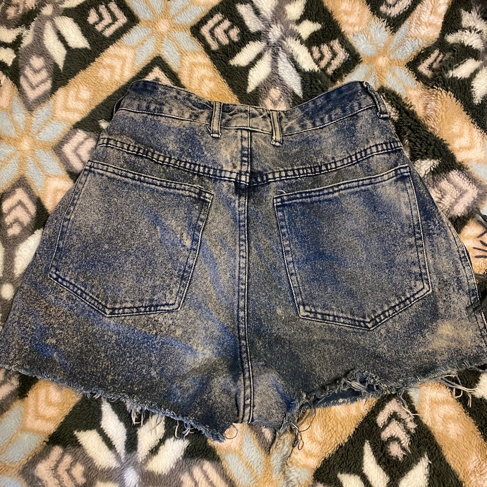 Acid Wash High Waisted Denim Shorts - Picture 3 of 3